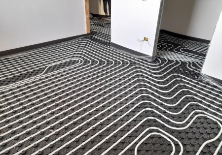 Plancher chauffant ou radiateurs traditionnels, comment faire le bon choix ?