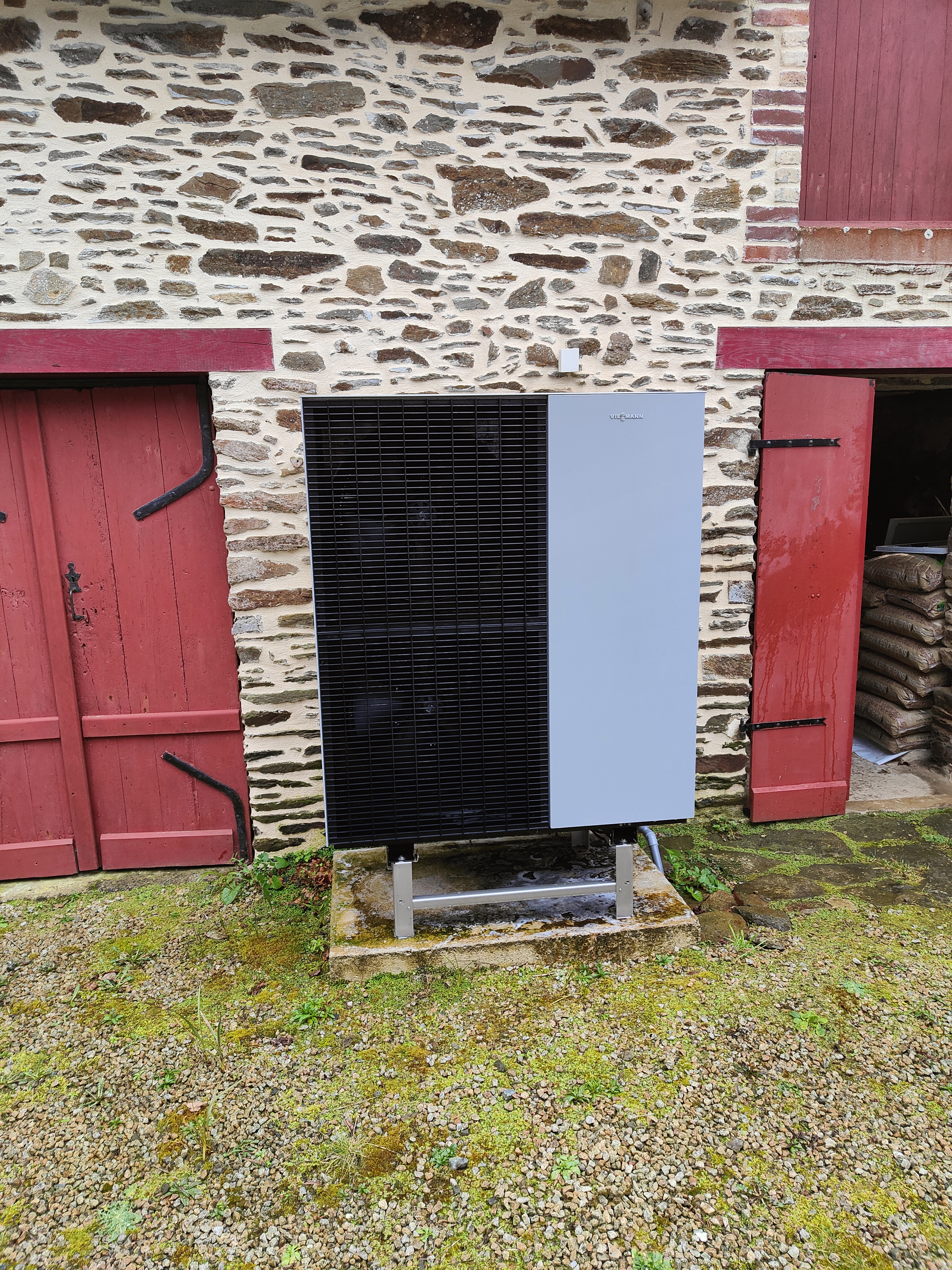 pompe--a-chaleur-viessmann-vitocal151A-PLEURTUIT-DINARD-1.jpg